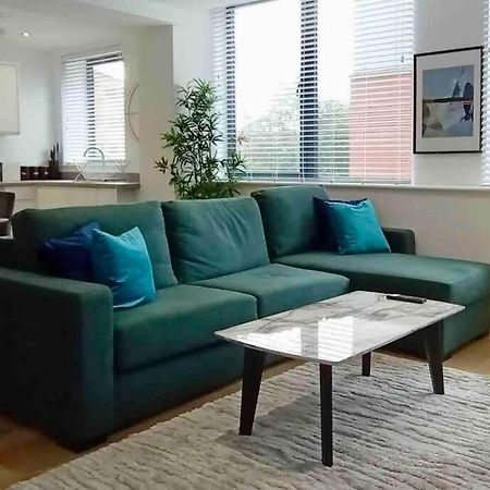 Luxury 2 Bed 2 Bath Flat Near Old Trafford Apartment Манчестър Екстериор снимка
