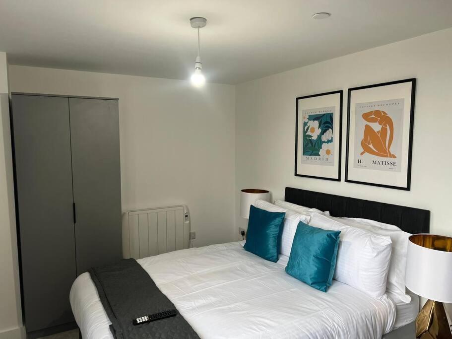 Luxury 2 Bed 2 Bath Flat Near Old Trafford Apartment Манчестър Екстериор снимка
