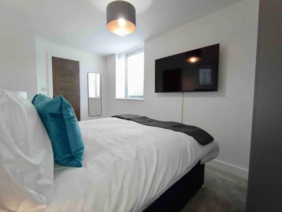Luxury 2 Bed 2 Bath Flat Near Old Trafford Apartment Манчестър Екстериор снимка